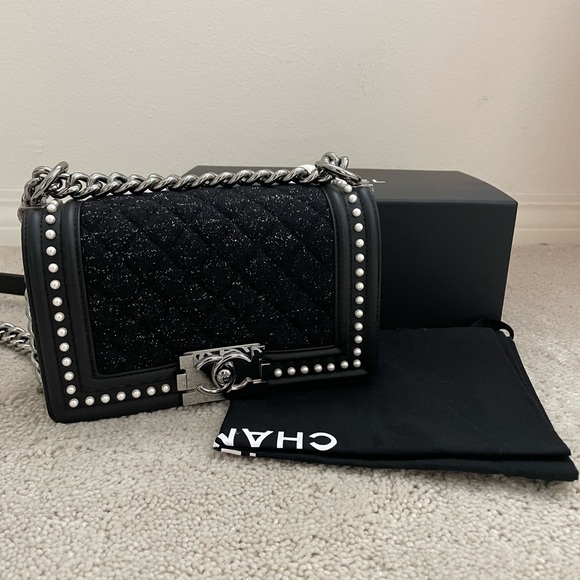 New Chanel small tweed boy with faux pearls flap bag - Picture 3 of 10